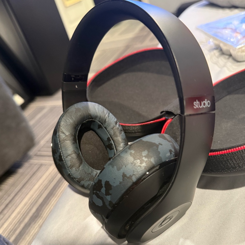 Beats Studio 2 wireless